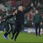 Mourinho 'nổ tung' cảm xúc, phải xin lỗi Arbeloa sau chiến thắng điên rồ của Benfica 1