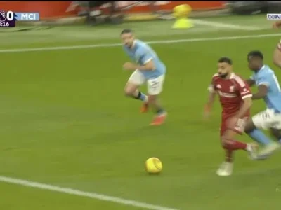 Slot ‘bùng nổ’ phẫn nộ: Tình huống với Salah quyết định trận đấu, VAR gây tranh cãi