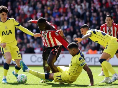 Sunderland Gây Chấn Động: Hạ Tottenham 1-0 Trong Đêm Định Mệnh