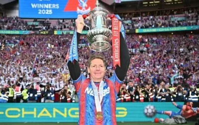 Bom tấn: HLV Oliver Glasner tuyên bố 'không bỏ rơi' Crystal Palace dù quan hệ rạn nứt 1