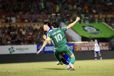 Công Phượng ghi bàn rồi ôm đau ra về, Đồng Nai ngược dòng thắng đậm nhưng nhận tin dữ 1