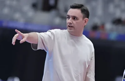 HLV Indonesia 'ngán ngẩm' vì bị tôn vinh quá đà: 'Lịch sử là của cả đội, không phải của riêng tôi' 1