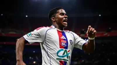 HLV Lyon cảnh cáo Endrick: 'Cậu ấy phải học hỏi' sau tình huống thẻ đỏ gây tranh cãi 1