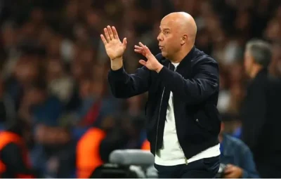 HLV Arne Slot thừa nhận Liverpool 'may mắn' chỉ thua PSG 2-0, hé lộ kế hoạch lật ngược thế cờ tại Anfield 1